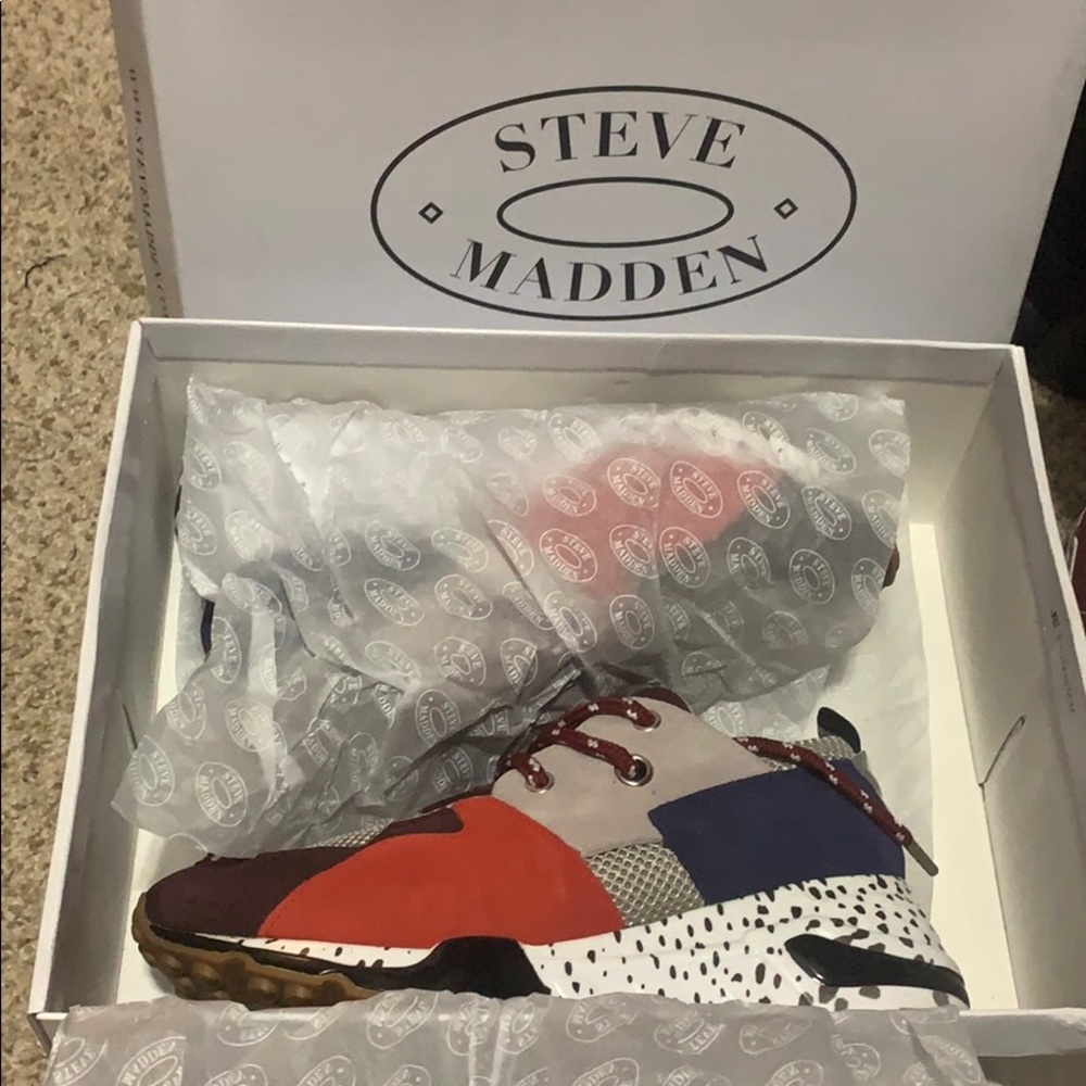 Steve Madden Cliff Hanger